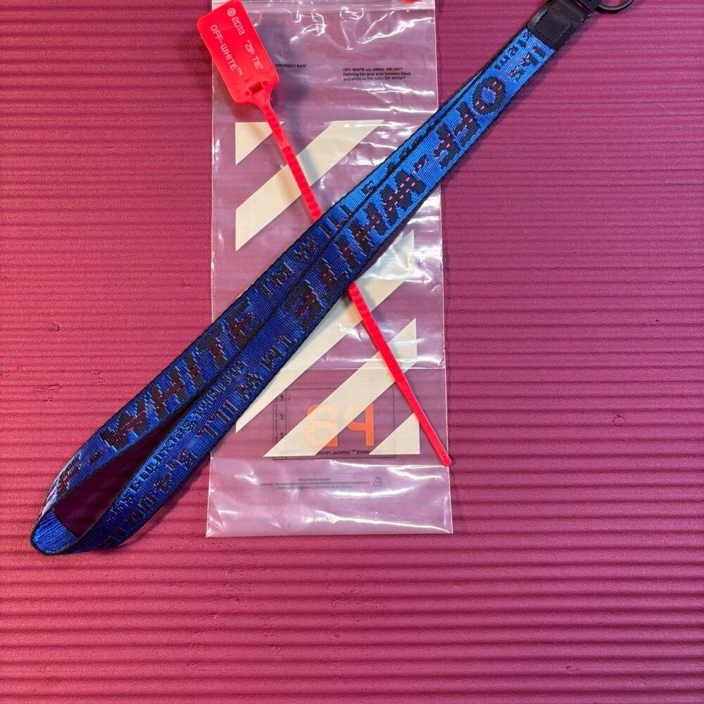 🫐 Blue | Off-White | Neck Lanyard ──────────────────────────────── type: neck l